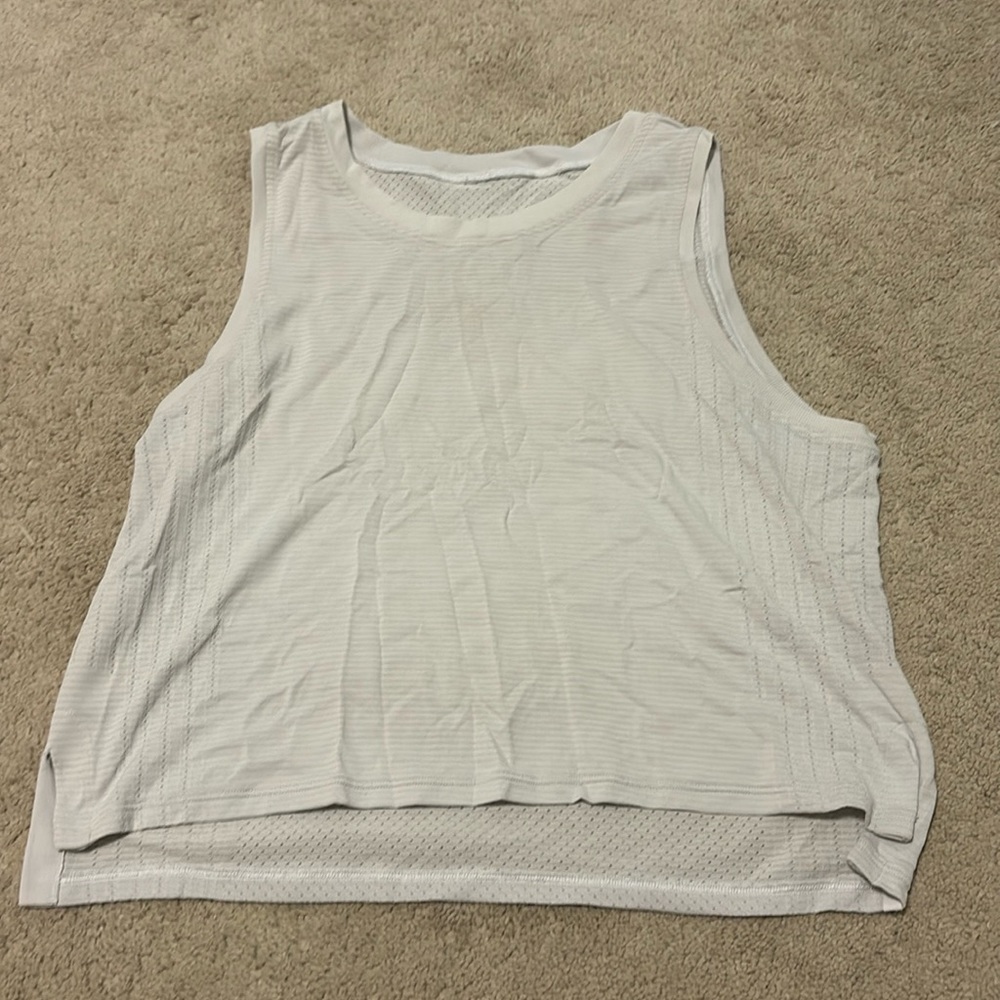 White lululemon tank top